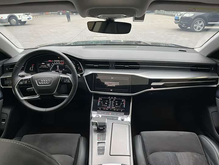 Фото 5 - Audi A7L