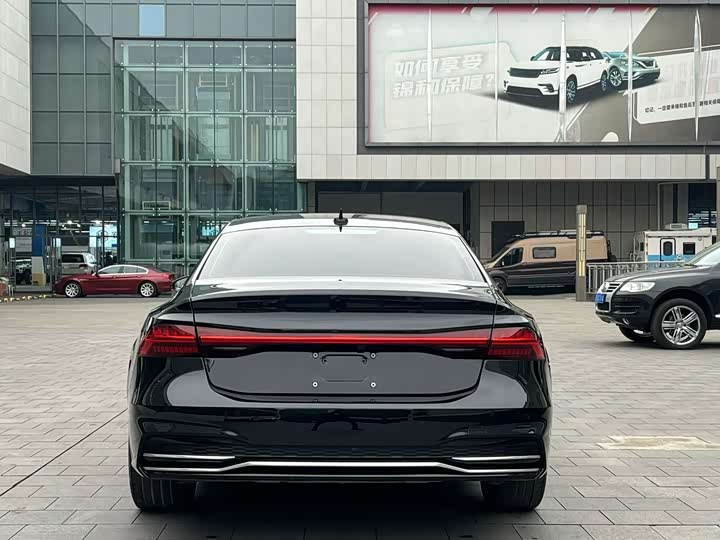 Фото 8 - Audi A7L