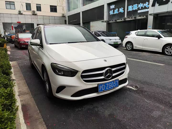 Photo 2 - Mercedes-Benz B-Class