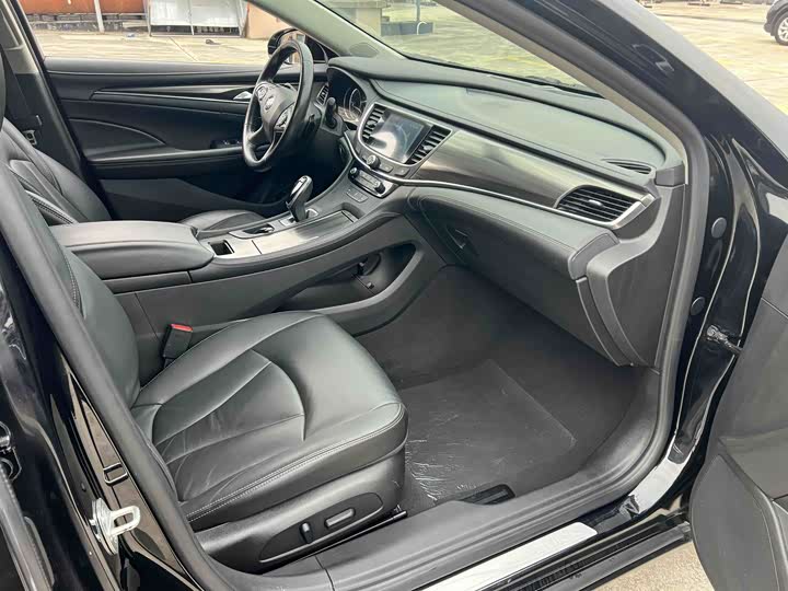 Фото 8 - Buick LaCrosse