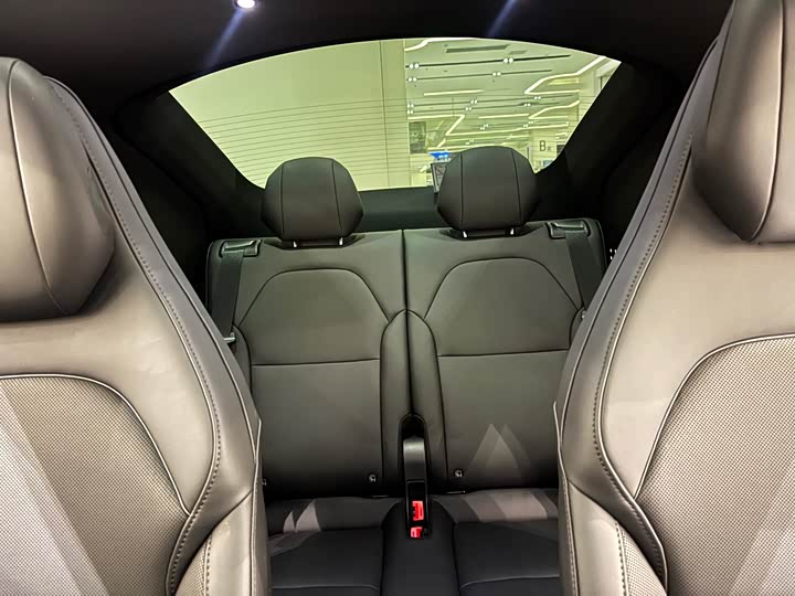 Photo 8 - Tesla Model Y