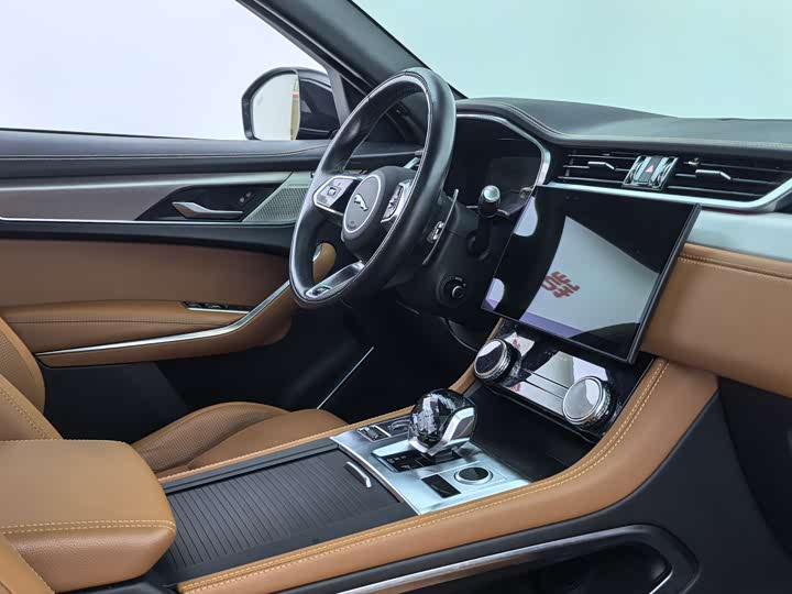 Фото 4 - Jaguar F-Pace