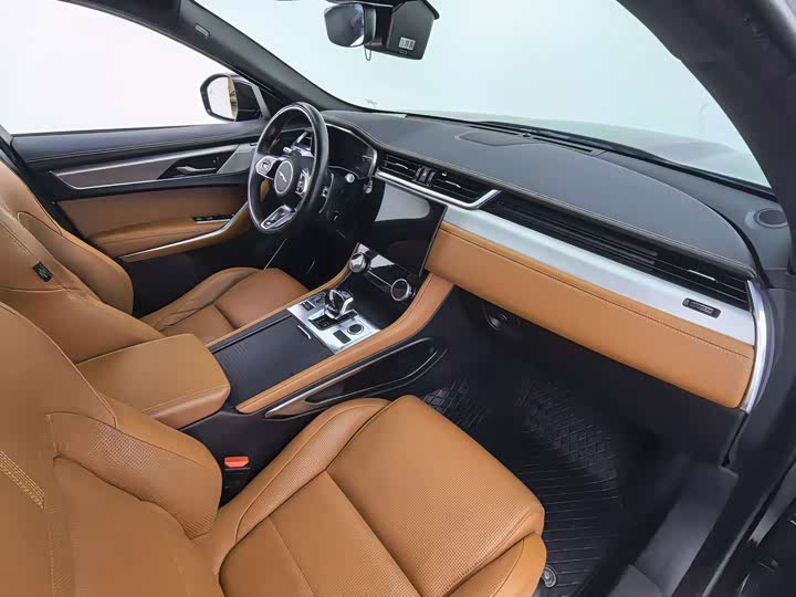 Фото 5 - Jaguar F-Pace