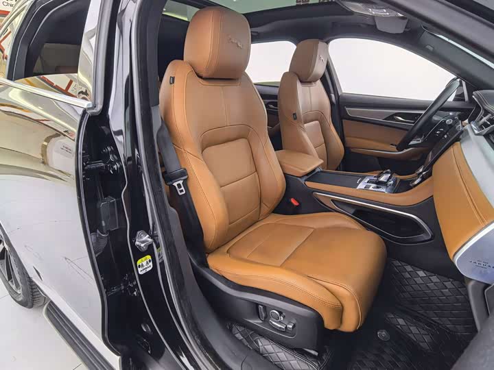 Фото 6 - Jaguar F-Pace