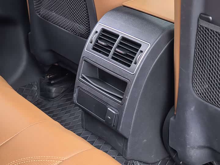 Фото 7 - Jaguar F-Pace