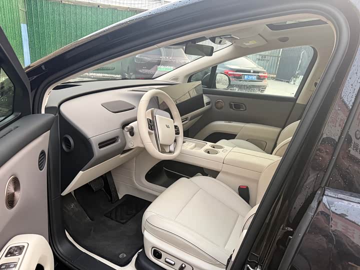 Фото 5 - LiXiang i8