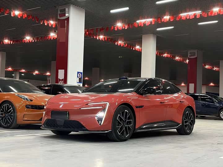 Фото 1 - Avatr 06