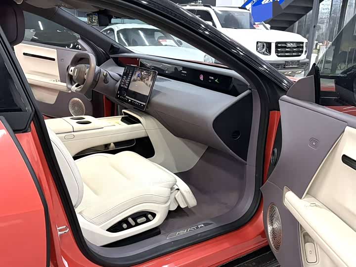 Фото 8 - Avatr 06