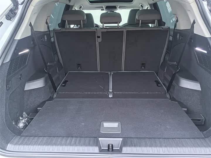 Photo 8 - Audi Q5 e-tron