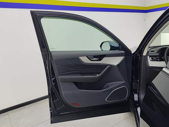 Фото 7 - Hongqi HS5