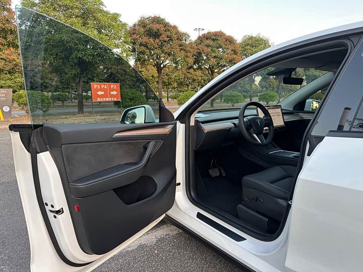 Фото 9 - Tesla Model Y