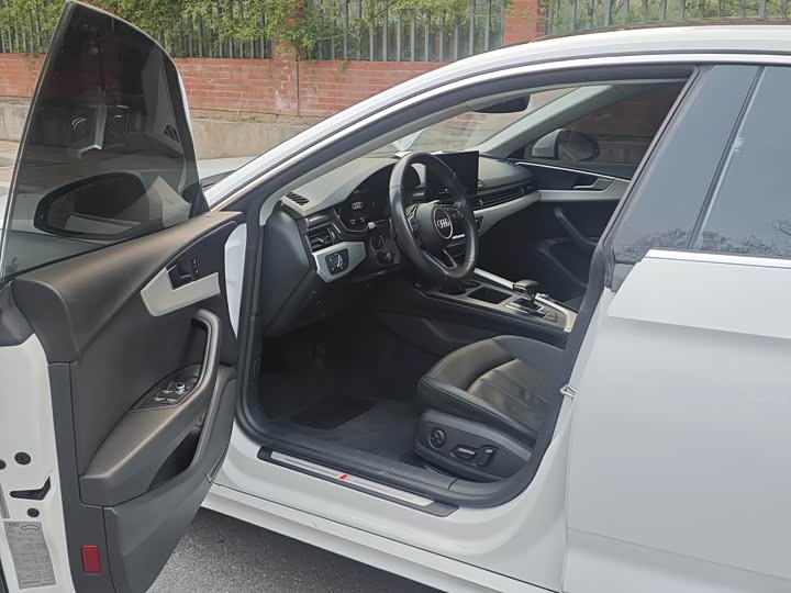 Фото 5 - Audi A5