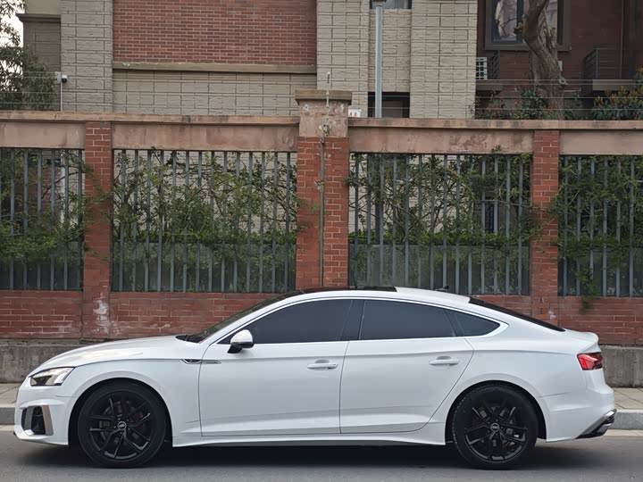 Фото 9 - Audi A5