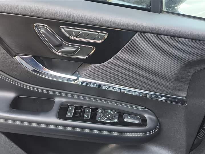 Фото 7 - Lincoln Corsair Hybrid