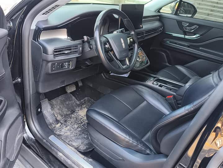 Фото 9 - Lincoln Corsair Hybrid