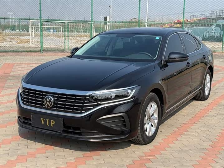 Фото 1 - Volkswagen Passat