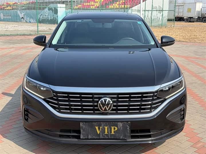 Фото 2 - Volkswagen Passat