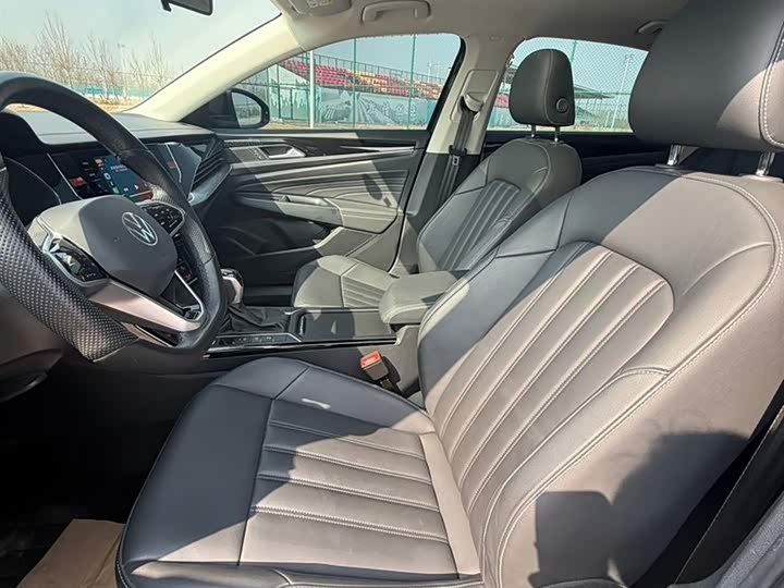 Фото 7 - Volkswagen Passat