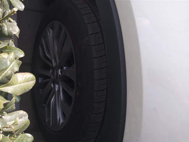 Photo 6 - Cadillac XT4