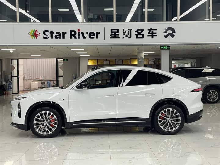 Фото 4 - Nio EC6