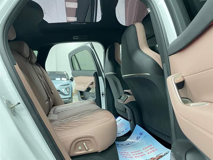 Фото 8 - Nio EC6