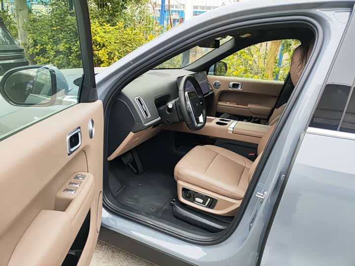 Фото 6 - LiXiang L8