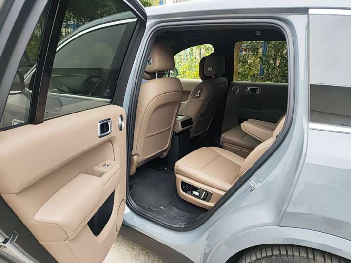 Фото 7 - LiXiang L8