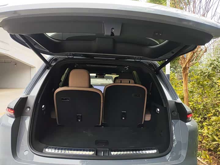 Фото 8 - LiXiang L8