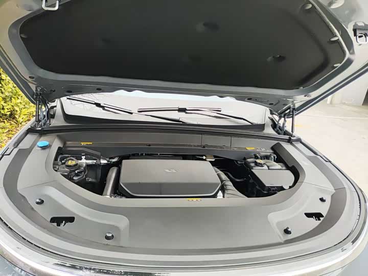 Фото 9 - LiXiang L8