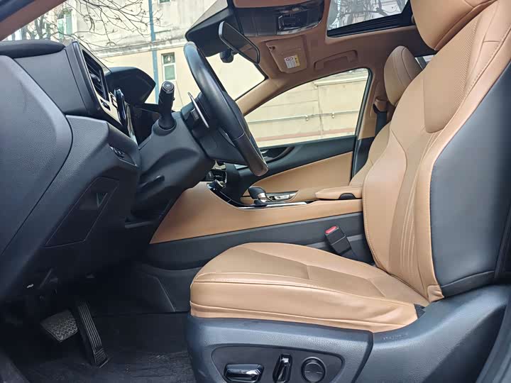 Фото 7 - Lexus NX