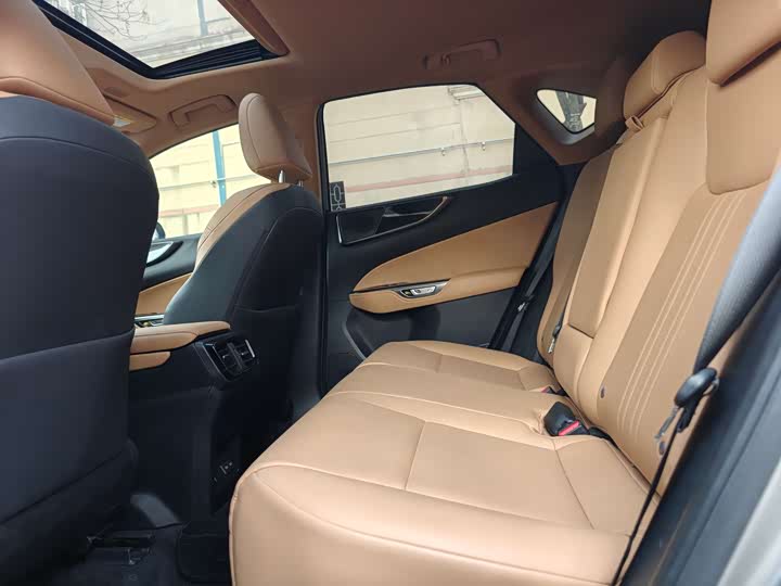 Фото 9 - Lexus NX