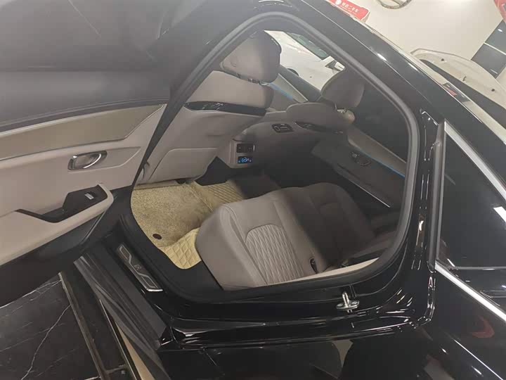 Фото 8 - BYD Han