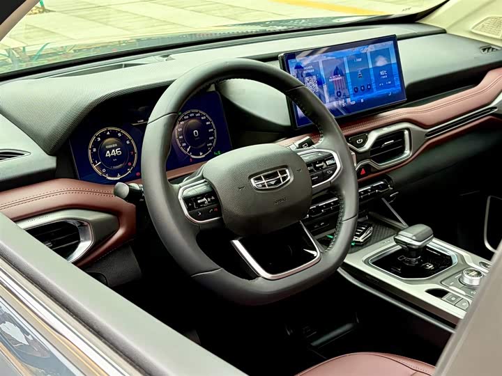 Photo 8 - Geely Okavango