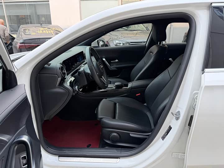 Фото 4 - Mercedes-Benz A-Class