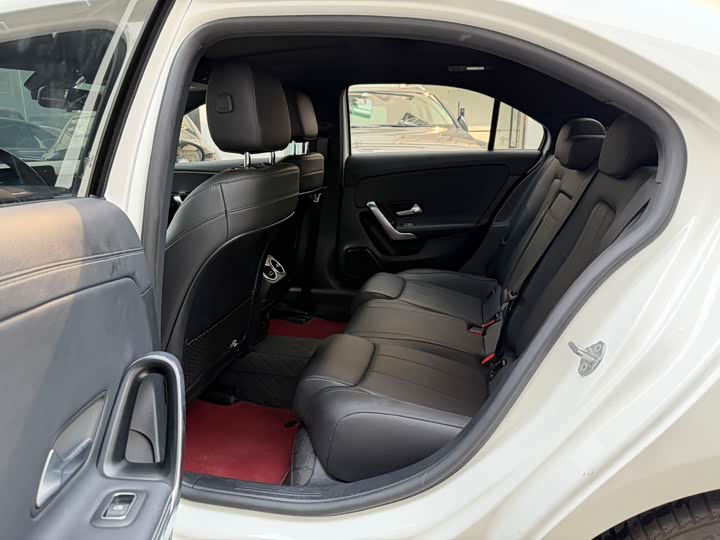 Фото 5 - Mercedes-Benz A-Class