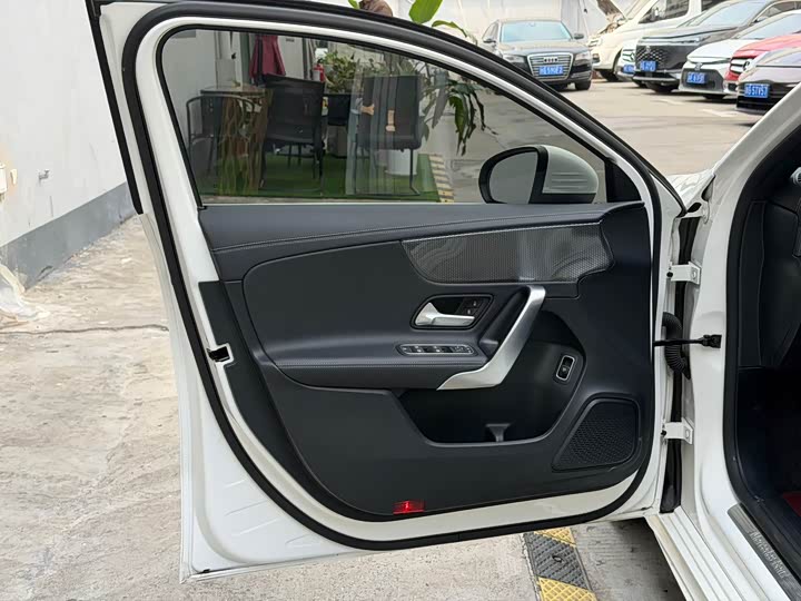 Фото 6 - Mercedes-Benz A-Class