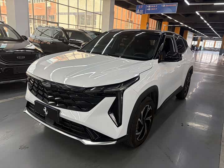 Фото 1 - Geely Atlas