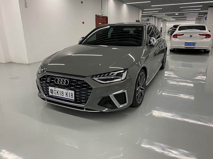 Фото 1 - Audi S4