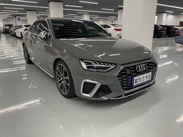 Фото 2 - Audi S4