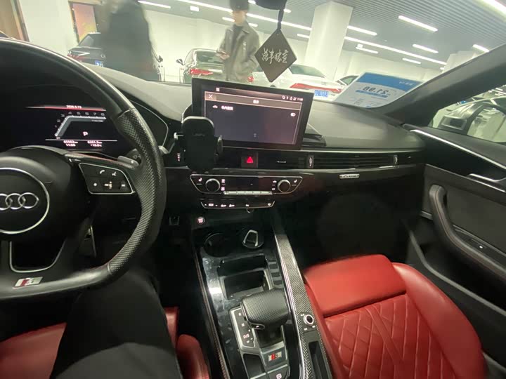 Фото 5 - Audi S4