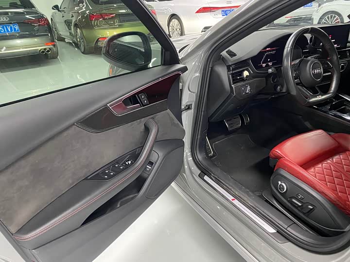 Фото 7 - Audi S4