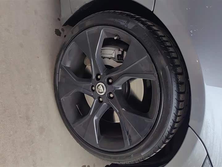 Photo 6 - Jaguar F-Type