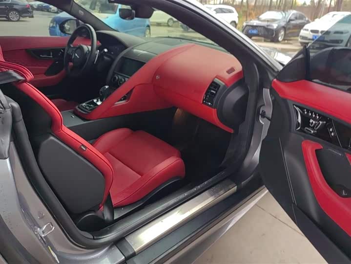 Photo 8 - Jaguar F-Type