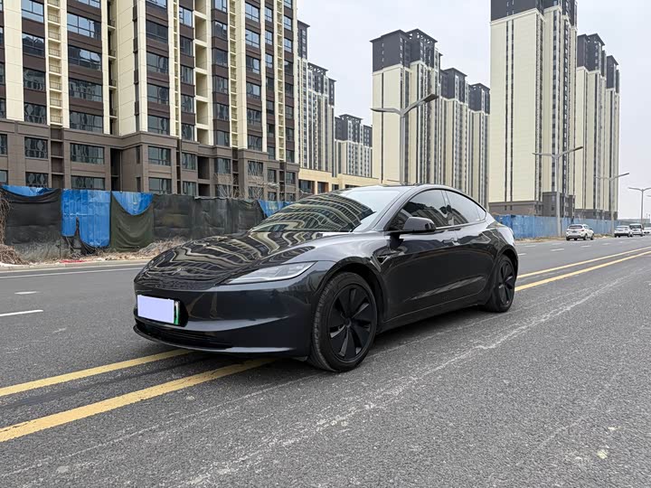 Photo 3 - Tesla Model 3