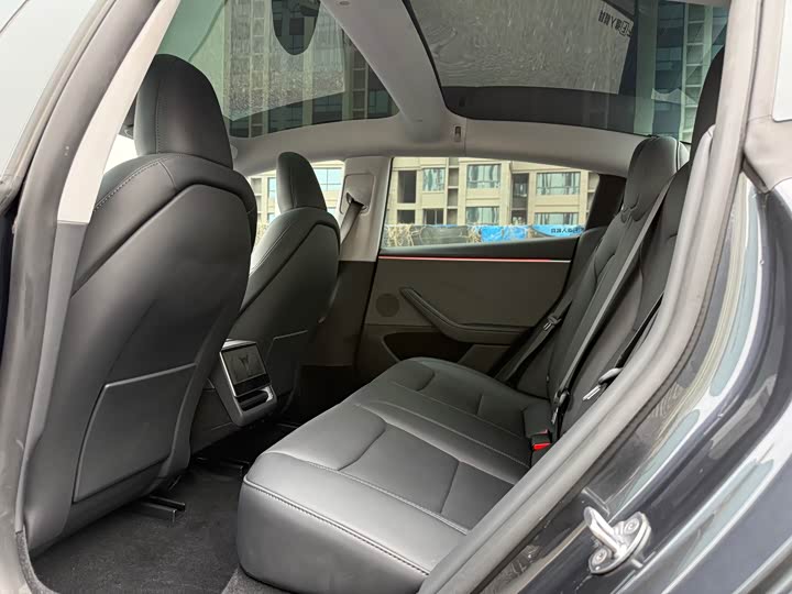 Photo 7 - Tesla Model 3