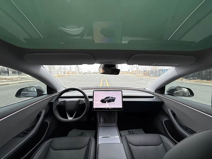 Photo 8 - Tesla Model 3