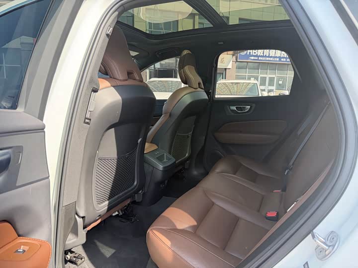 Фото 5 - Volvo XC60