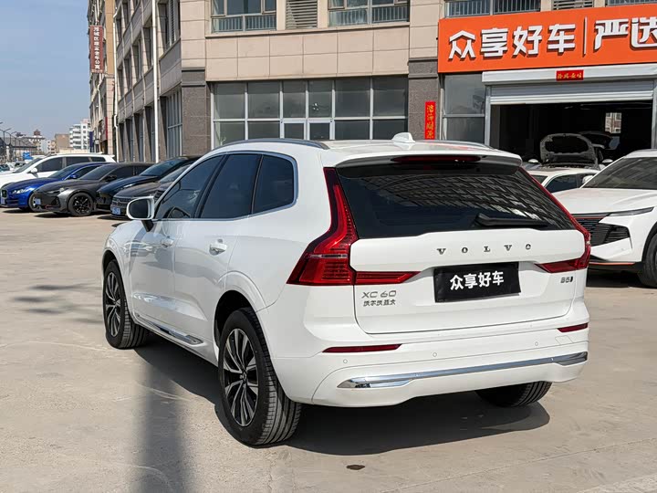 Фото 7 - Volvo XC60
