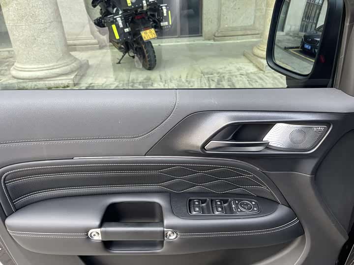 Фото 6 - Tank 300