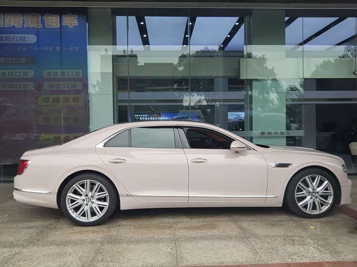 Фото 9 - Bentley Flying Spur